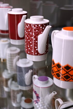 Lieselotte Kantner (1923–2024): Kaffeekannen „Form 20 – Hamburg“, Melitta-Werke Bentz & Sohn, 1963–1980, Schlossmuseum Jever. Foto: Agata Woźniak, SMG Lieselotte Kantner (1923–2024): Kaffeekannen „Form 20 – Hamburg“, Melitta-Werke Bentz & Sohn, 1963–1980, Schlossmuseum Jever. Foto: Agata Woźniak, SMG