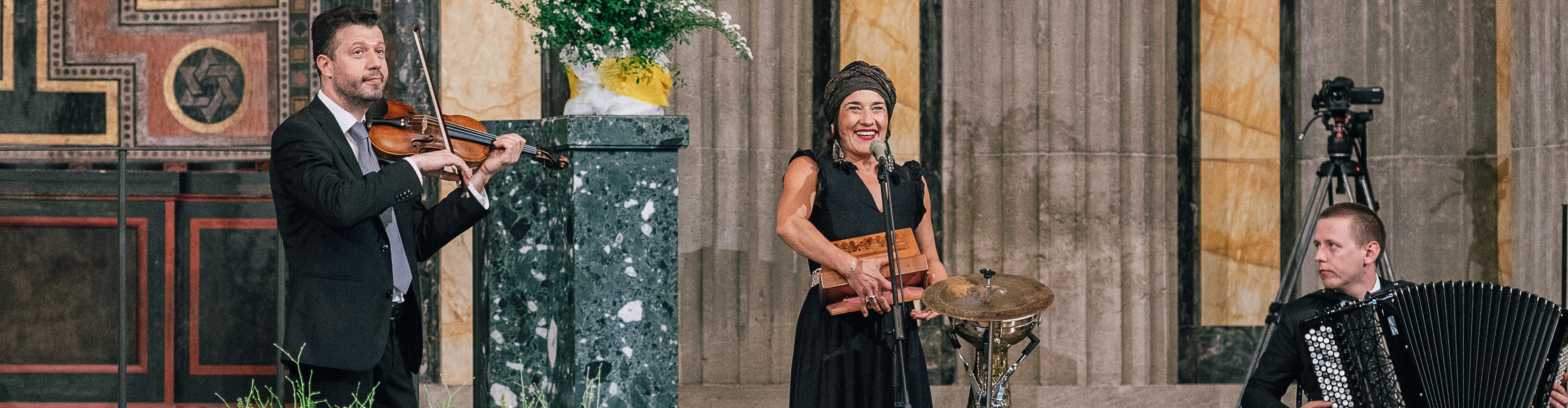 Slider VA Festakt Band Synagoge